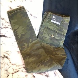 CAMO PANTS